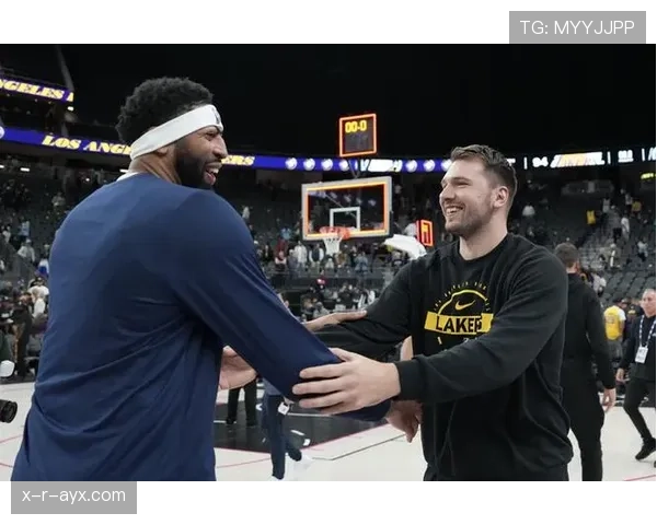 安东尼·戴维斯挡拆中制造错位，助力湖人提升内线效率明显